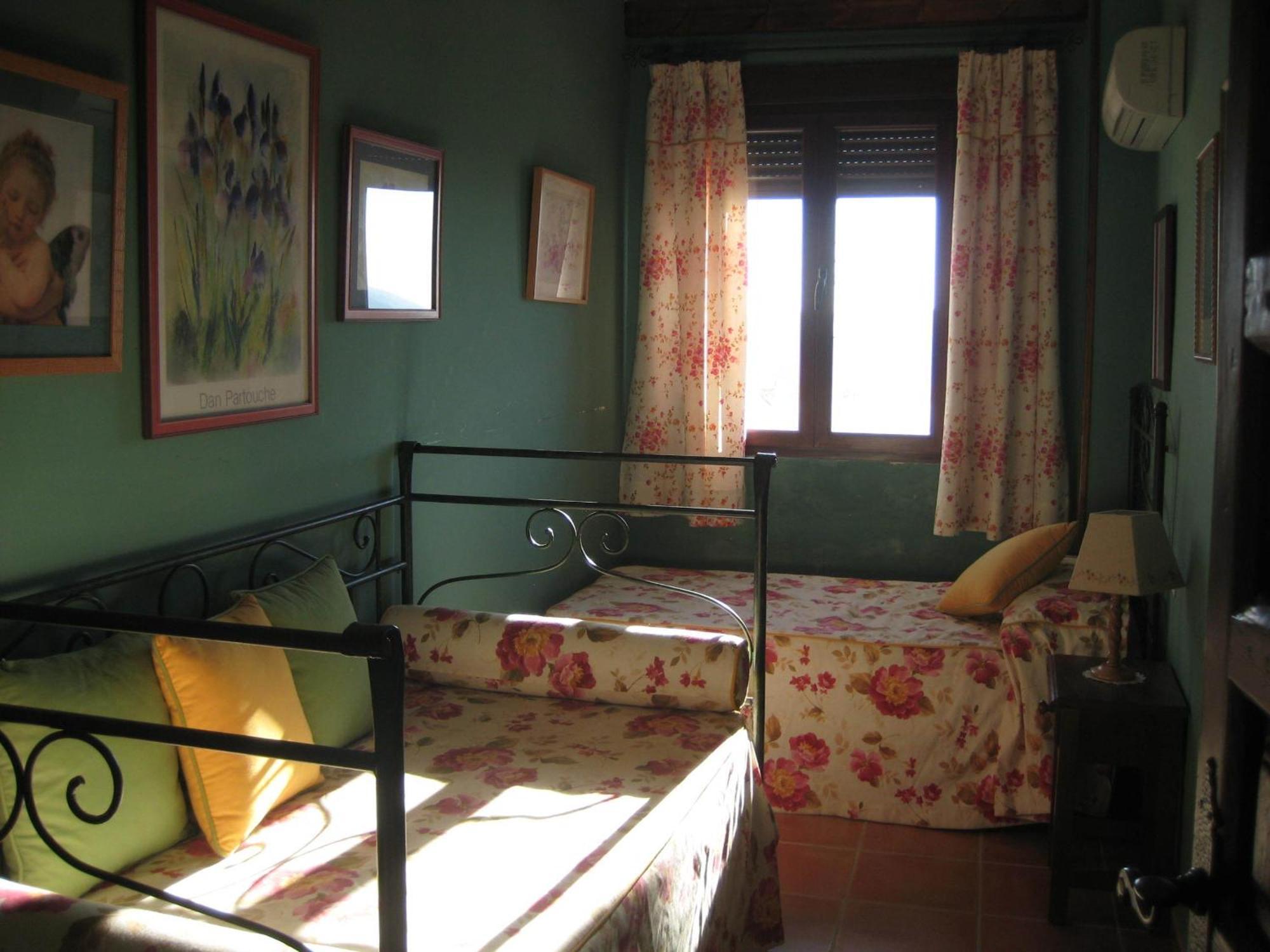 Saqura Apartment